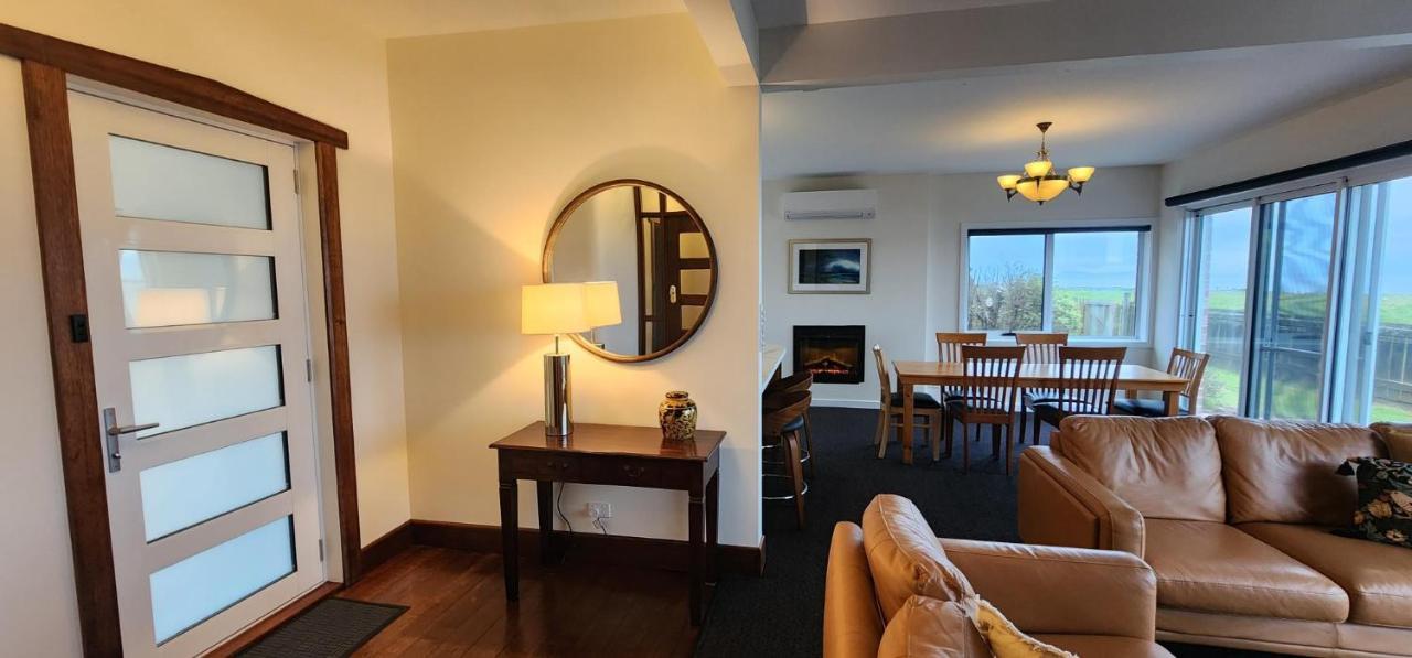Stanley Village Waterfront Accommodation Екстериор снимка