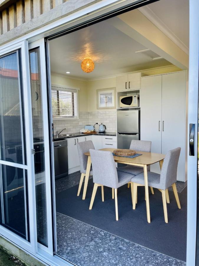 Stanley Village Waterfront Accommodation Екстериор снимка